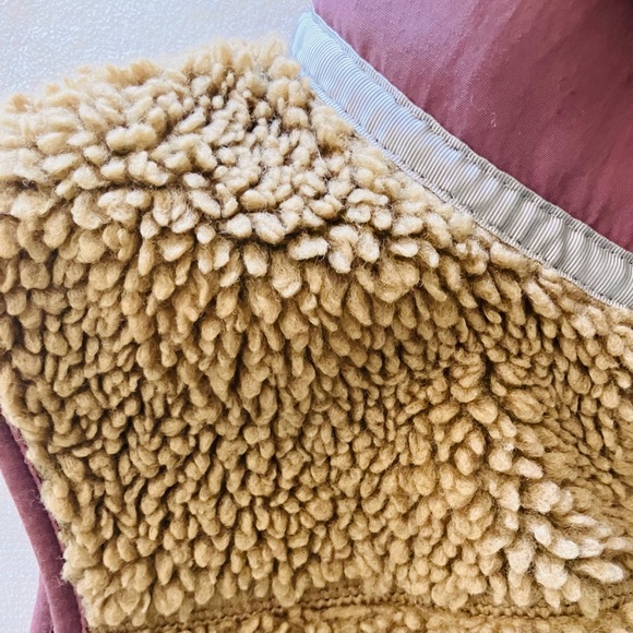 Patagonia Retro Pile Sherpa Fleece Vest – Tan & Rust | Cozy Outdoor Layer - Picture 3 of 5